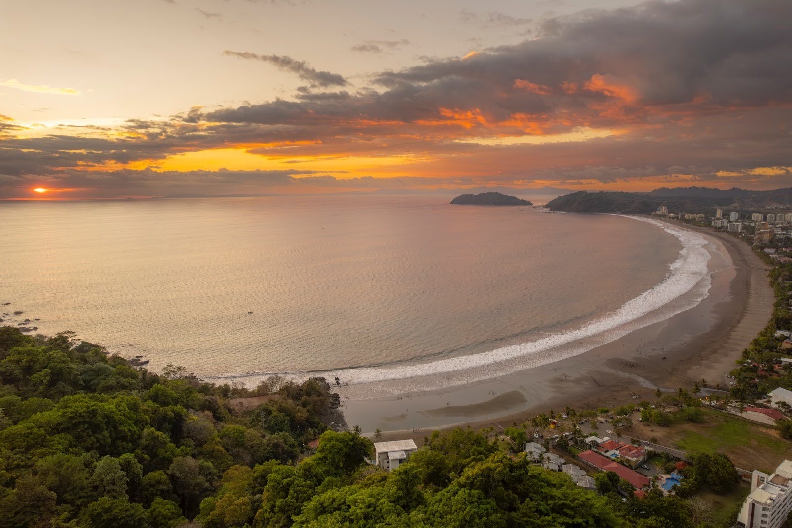 What to Expect on a Costa Rica Fishing Charter: Species, Seasons, Conditions, and Costs